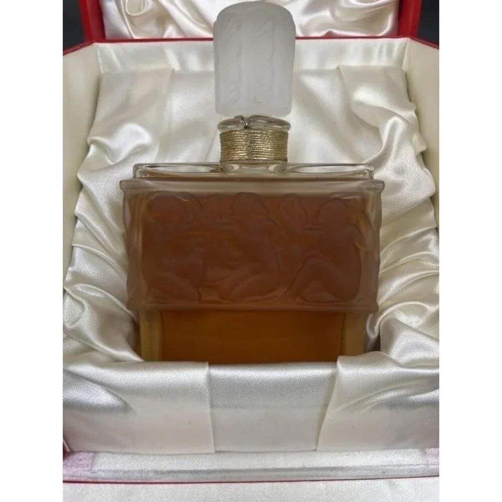 Molinard de Molinard Extrait 1979 Limited Edition in Lalique Cristal COA and box